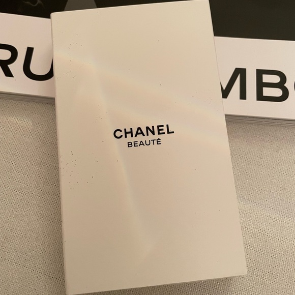 Chanel Gold Keychain - Picture 2 of 5
